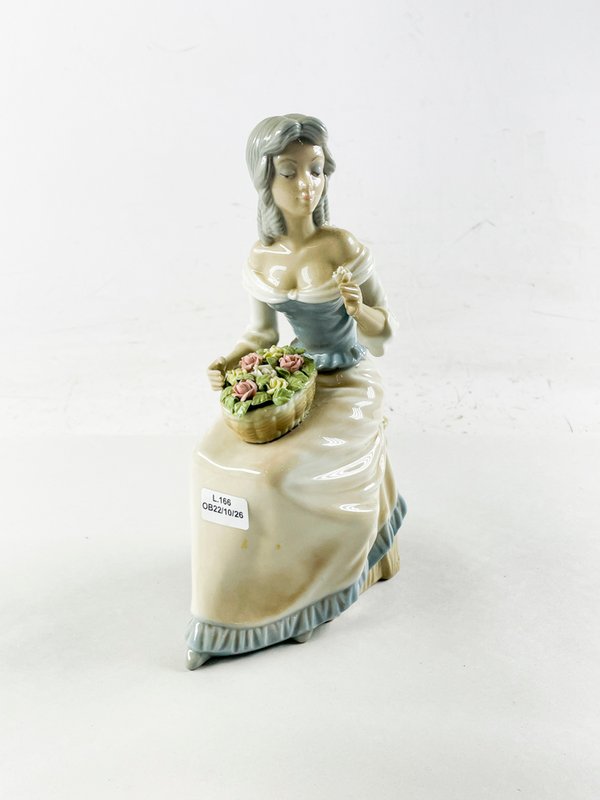 Figura de Porcelana Española Dama con Canasta de Flores - 24 cm - imagen 1