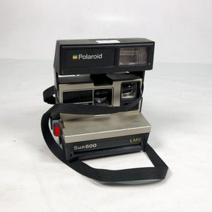 Lote siguiente: Cámara Fotográfica Instantánea Polaroid Sun 600 LMS
