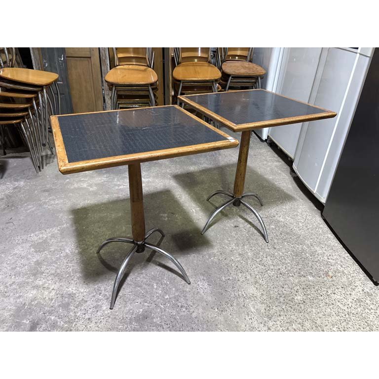 Lote anterior: Mesas bar cuadradas de madera con patas de hierro