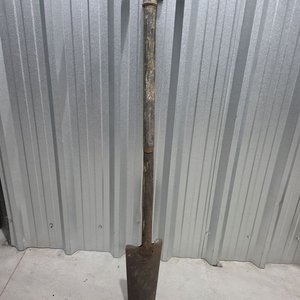 Lote de Herramientas de Jardín y Trabajo: Palas, Serrucho, Guadaña y Rastrillo - imagen 9