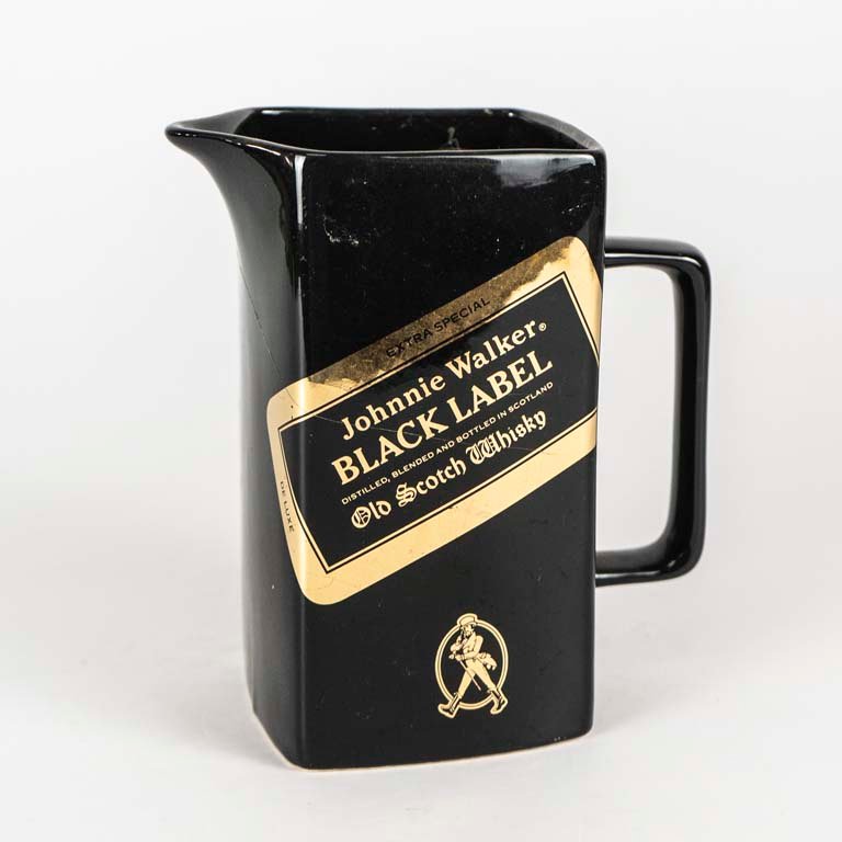 Jarra de whisky Johnnie Walker Black laber de cerámica inglesa - imagen 2