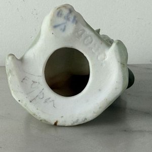 Figura Antigua de Porcelana Niño con Chaleco y Pantalón Azul - Gebruder Heubach - imagen 5