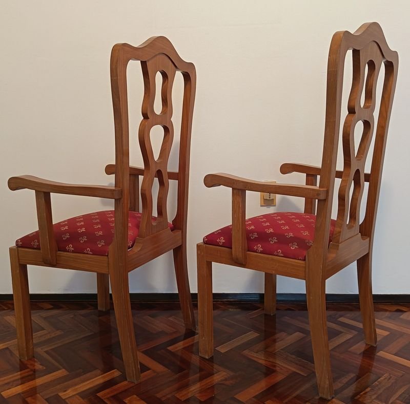 Par de Sillones Sitiales Clásicos en Madera Maciza Lustrada con Tapizado Bordo