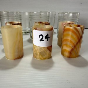 Lote de 7 Vasos de Vidrio y 6 Shots de Ágata con Plato Juego - imagen 2