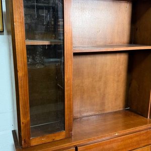 Aparador Moderno de Madera con Puertas y Estantes - imagen 2