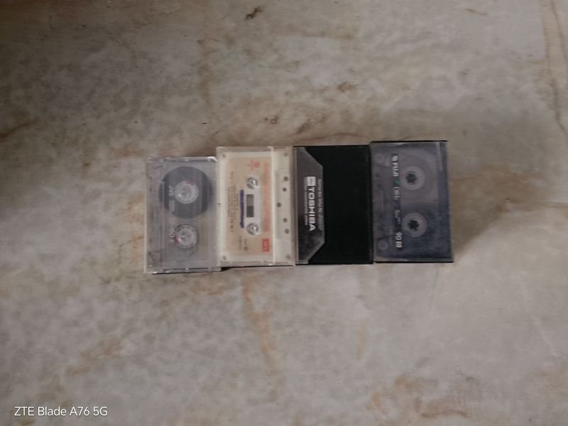 Colección de cassettes y CDs musicales antiguos - imagen 2