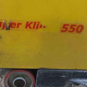 Lavadora y fregadora de pisos profesional Dixter Super Kliner 550. Equipo robusto de alta productividad diseñado para limpiar y secar superficies medianas a grandes en una sola pasada, optimizando drásticamente los tiempos de trabajo - Con Detalles Prende - imagen 3