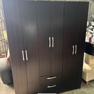 Ropero de Tres Puertas en MDF Color Chocolate - imagen 6