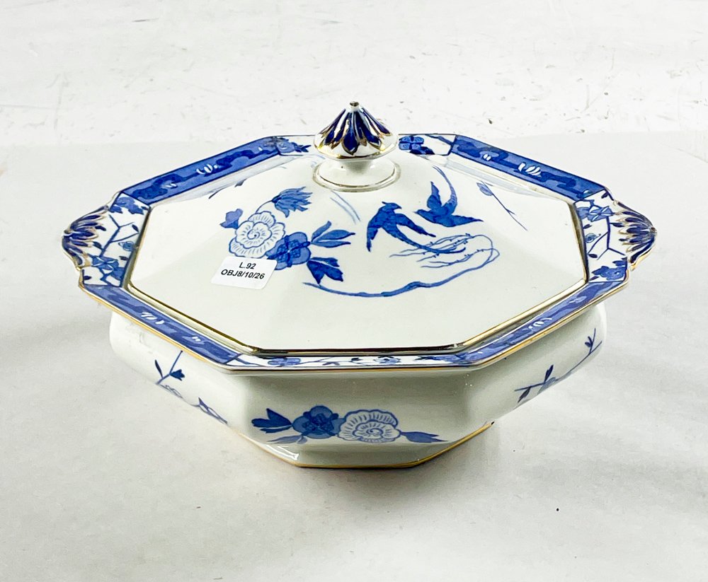 Sopera de Loza Inglesa Royal Wilkinson Ltd. "Ko-Shan" con Diseño Floral y Pájaros Azules