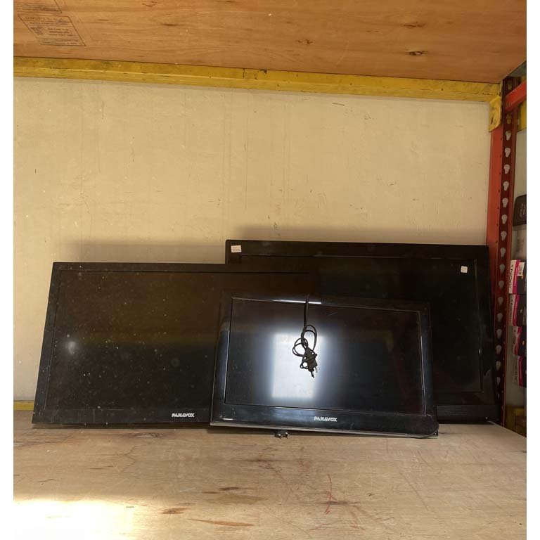 3 Televisores Panavox de 24" y 32" (2)