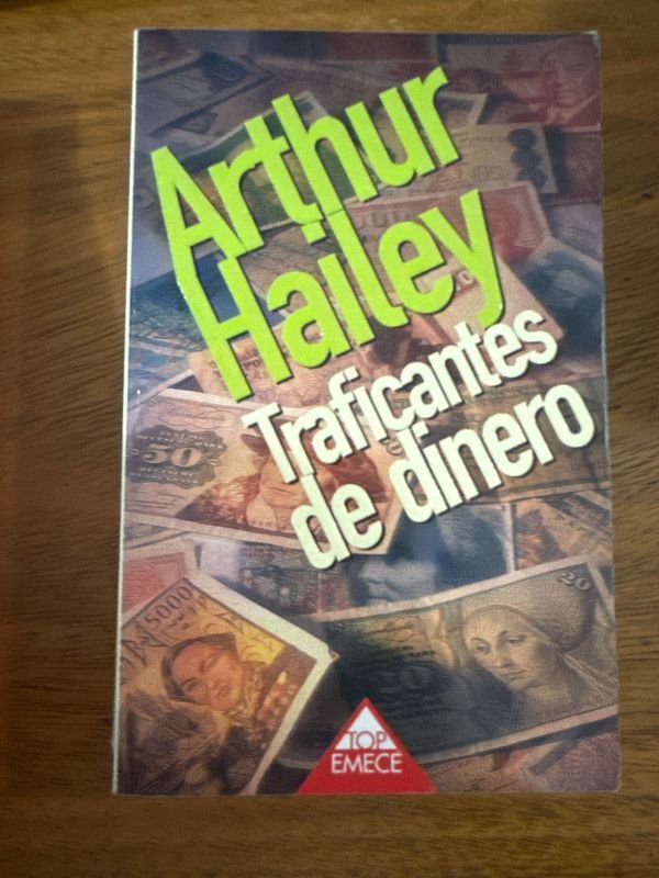 Libro "Traficantes de Dinero" de Arthur Hailey