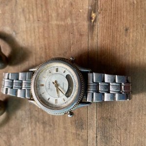 Reloj Casio de Dama con Pulsera Magnética Plateada - imagen 2