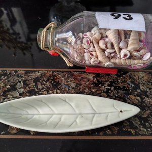 Botella de Vidrio con Caracoles y Porta Incienso de Cerámica Artesanal - imagen 2