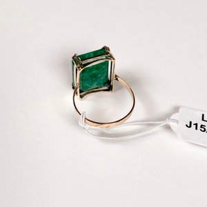 Anillo de Oro con Piedra Raíz de Esmeralda Rectangular - imagen 4
