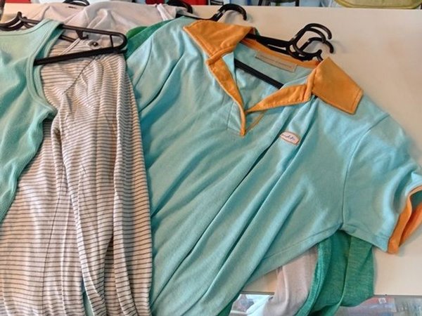 Ropa de mujer variada y estilos - imagen 3