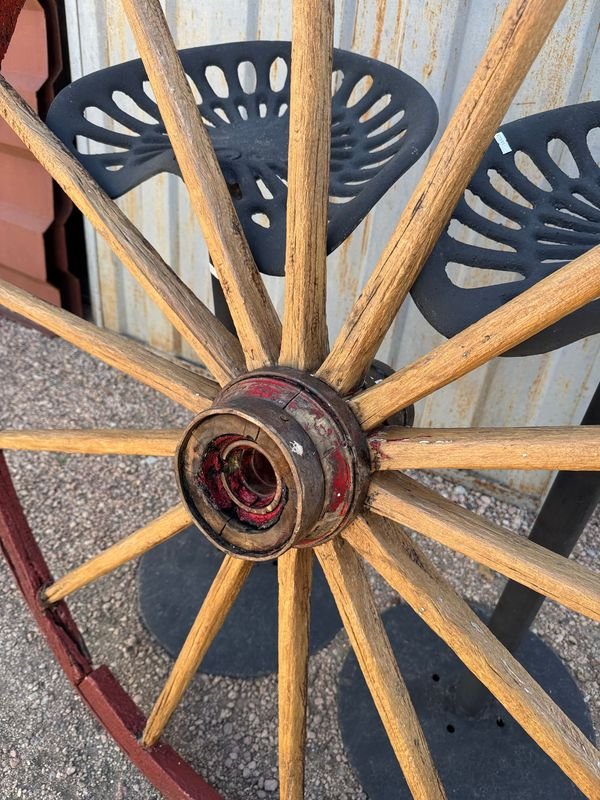 Rueda de Carro en Excelente Estado - imagen 4