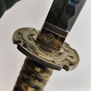 Katana Japonesa Tradicional con Detalles Grabados - imagen 6