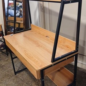 Escritorio Metálico con Estantes de Madera y Cajones - imagen 2
