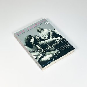 Lote anterior: Libro "Led Zeppelin: The Story of a Band and Their Music 1968-1980" por Keith Shadwick, tapa plateada
