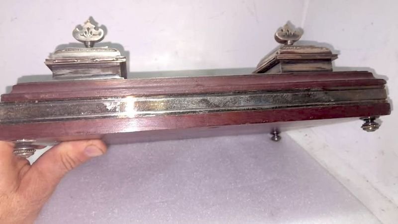 Escribanía Francesa del Siglo XIX con Gravados en Bronce - imagen 4
