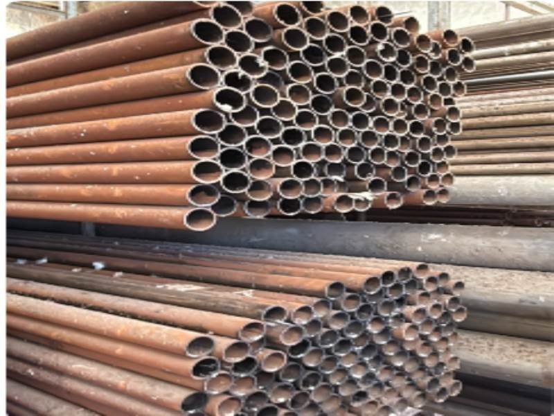 Lote de Tubos Metálicos Oxidados