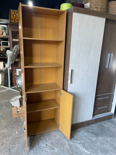 Mueble estantes y 2 puertas de madera - imagen 3