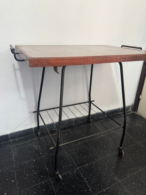 Mesa retro de TV en buen estado - imagen 4
