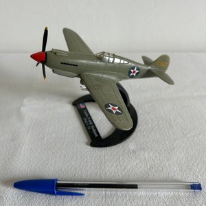 Avión a Escala Curtiss P-40B Warhawk Die-Cast 1:72 - imagen 3