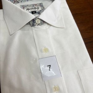 Camisa Blanca Talle M con Detalles Florales - imagen 2