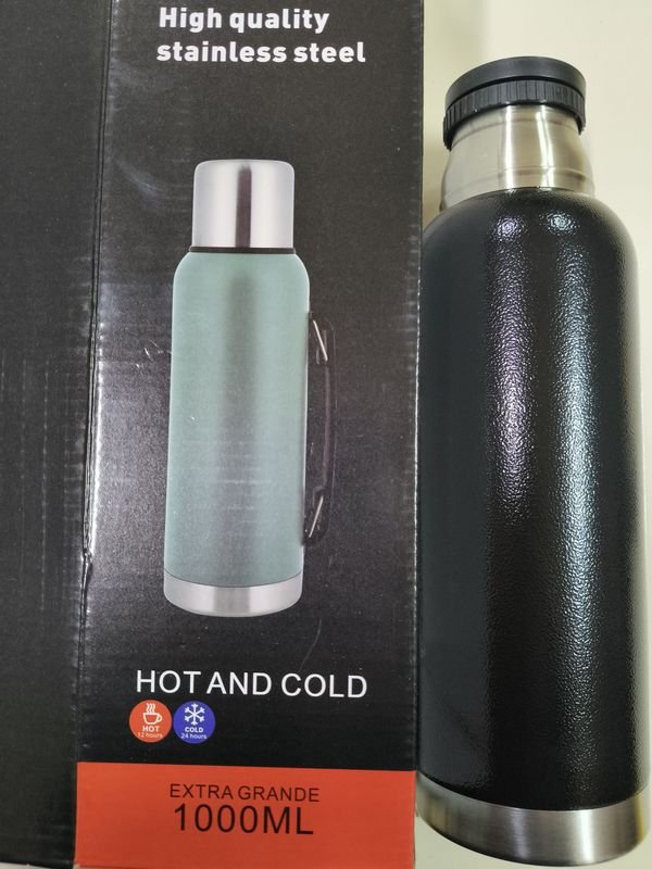 Termo Metálico Negro Vacum 1000ml Nuevo en Caja - imagen 1