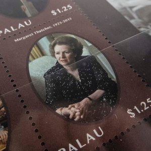 Hoja Block con 4 Sellos de Palau: Homenaje a Margaret Thatcher (1925-2013) - imagen 2