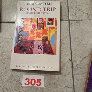 Libro "Round Trip (Viaje Regresivo)" de Hiber Conteris - Edición Planeta 1998 - imagen 1