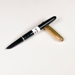 Pluma Fuente Parker con Capuchón Dorado - imagen 2