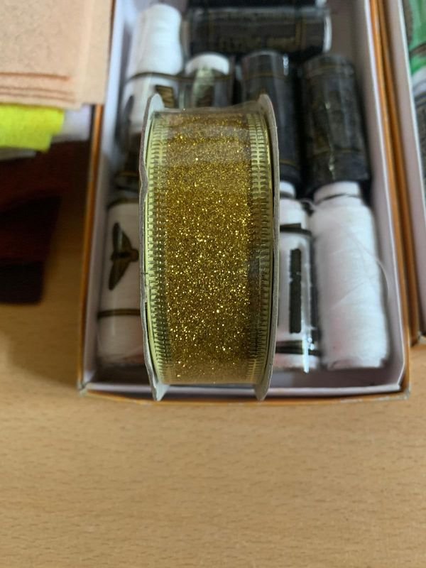 Gran lote de artículos de costura y materiales de tela - imagen 4