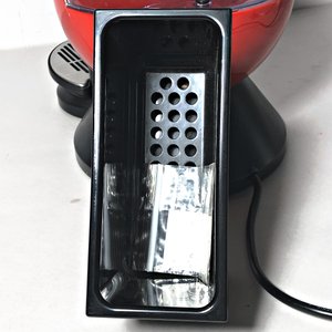 Cafetera Dolce Gusto Roja y Negra - imagen 3