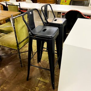 Lote anterior: Juego de 2 Banquetas Altas Negras Metálicas