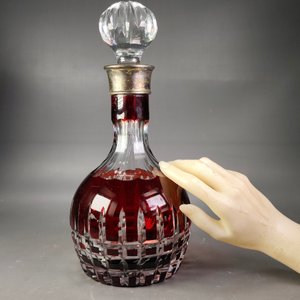 Botellón de Cristal Rojo Grueso Tallado con Diseño Hialino - imagen 3