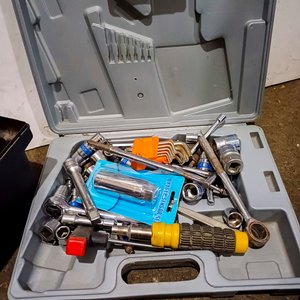 Tres Valijas de Herramientas con Accesorios Variados - imagen 3