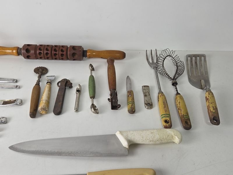 Colección de herramientas y utensilios antiguos y de alta calidad - imagen 5