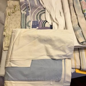 Lote de Ropa de Cama Variada en Buen Estado - imagen 3