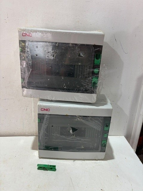 2 Cajas de Distribución Eléctrica CNC