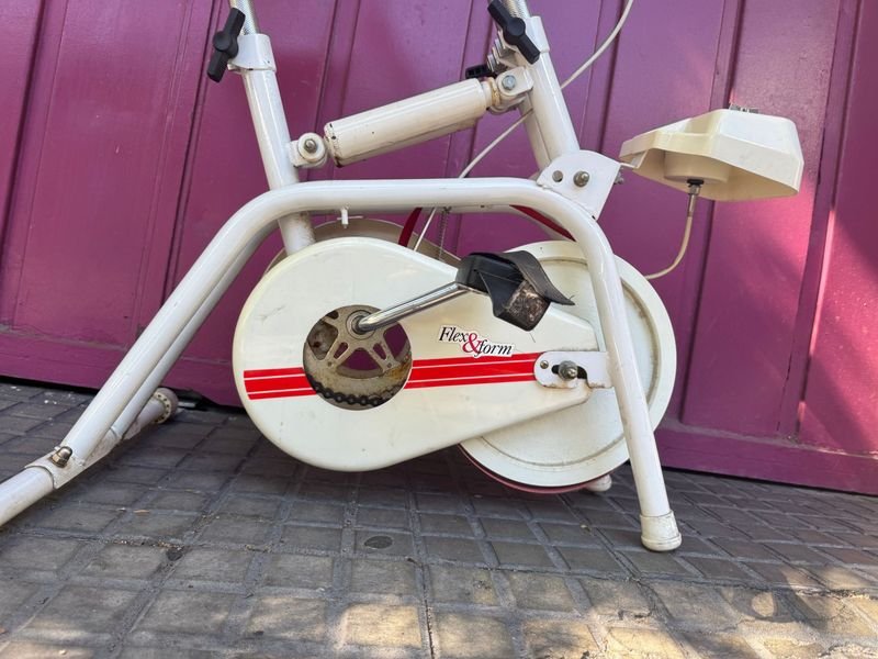 Bicicleta fija de alta calidad - imagen 4