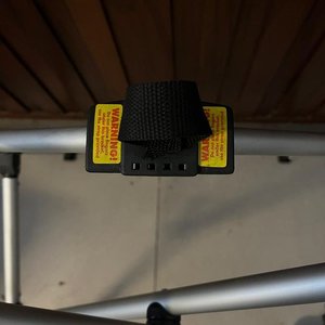 Andador Ortopédico Plegable de Aluminio con Ruedas - imagen 3