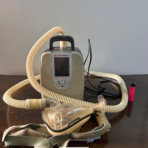 Lote siguiente: Máscara CPAP ResMed con Tubo y Fuente