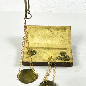 Balanza de Colgar Antigua con Estuche y Pesas - imagen 3