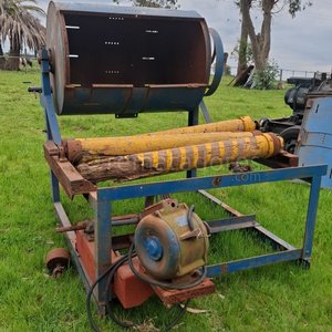 Lote anterior: Máquina industrial con motor eléctrico y rodillos