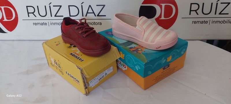 Lote siguiente: Calzado de moda y accesorios para el hogar