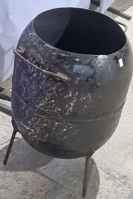 Olla de Hierro con Estrebe y Asas - imagen 3