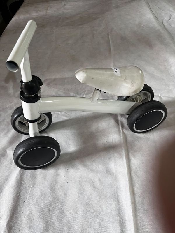 Bicicleta de Equilibrio Infantil Blanca