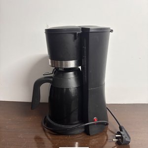Cafetera Eléctrica Negra con Jarra Térmica - imagen 2